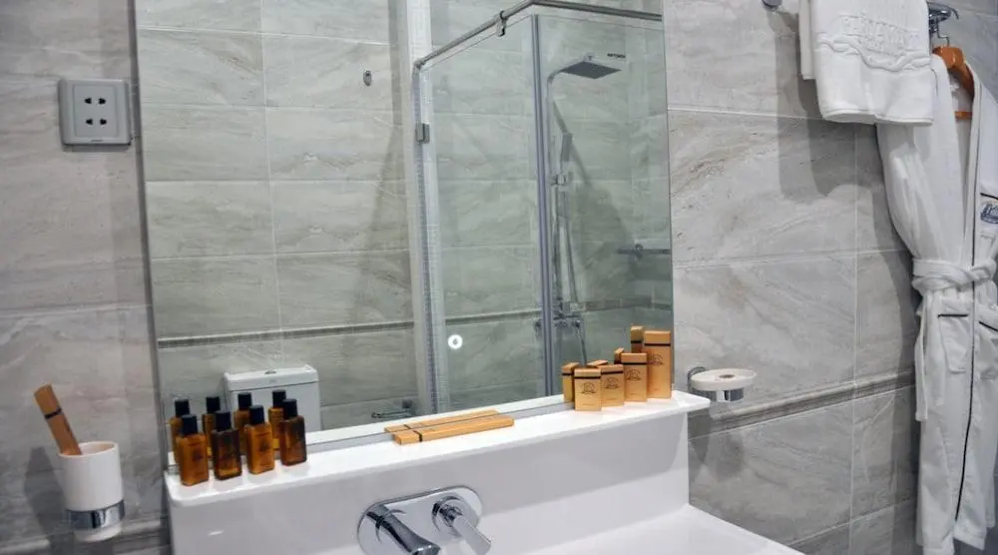 Parliament Palace Hotel