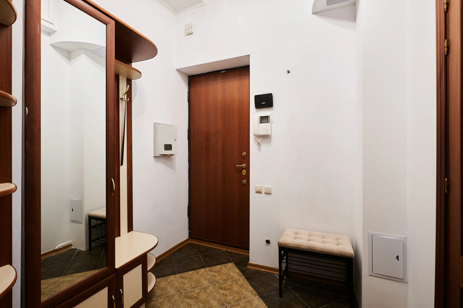 Квартира GM Apartments Яркая Трехкомнатная у Красной Площади