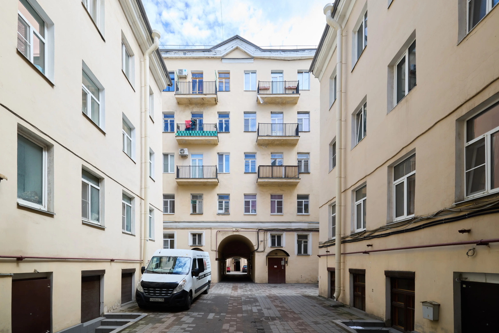 Квартира RoomyRoom на Английском проспекте