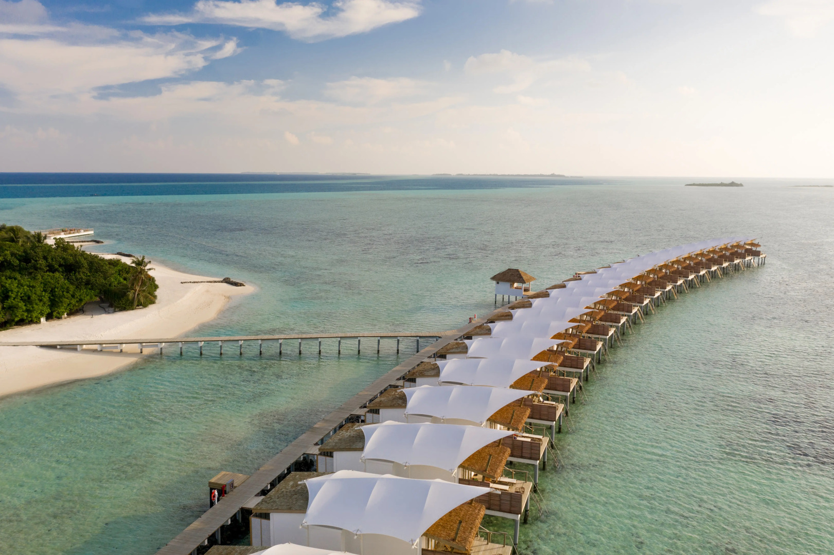 Отель Cinnamon Hakuraa Huraa Maldives