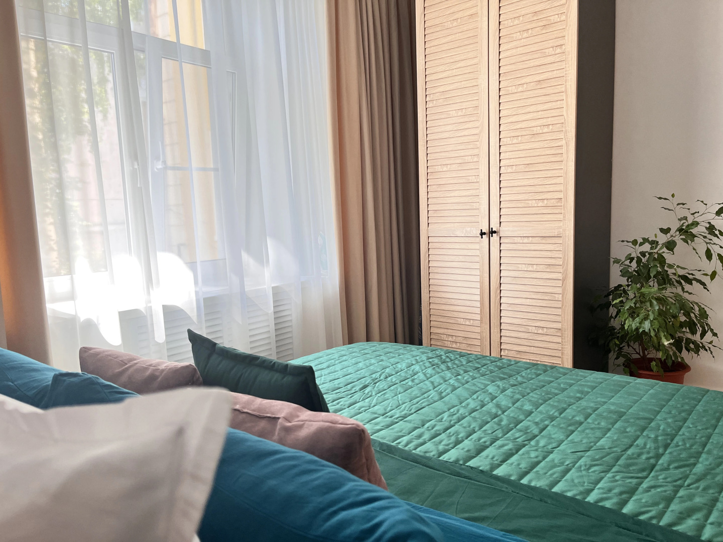 Квартира Ботаника в историческом центре от Wonderapart