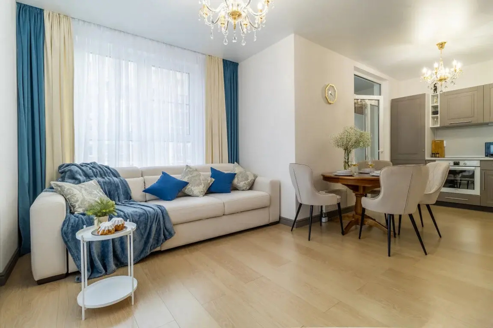 Квартира Сеть Апартаментов ЧемодаНН на 11 Этаже