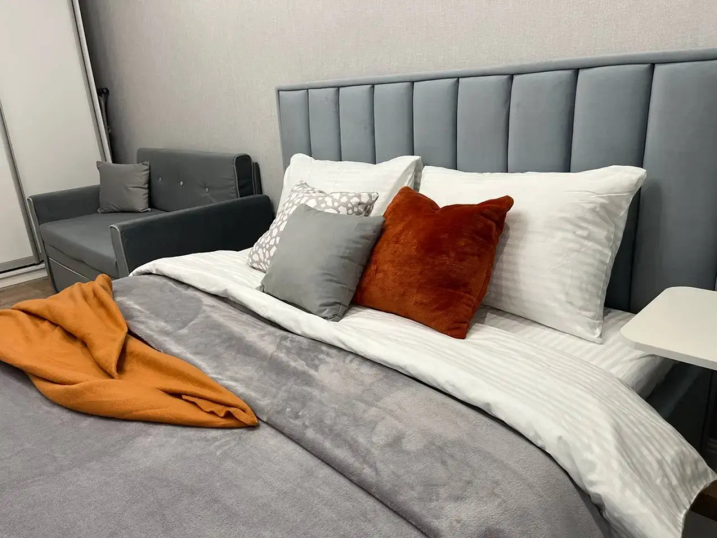 Апартаменты Эль Апарт Бориса Слюсаря 23с2