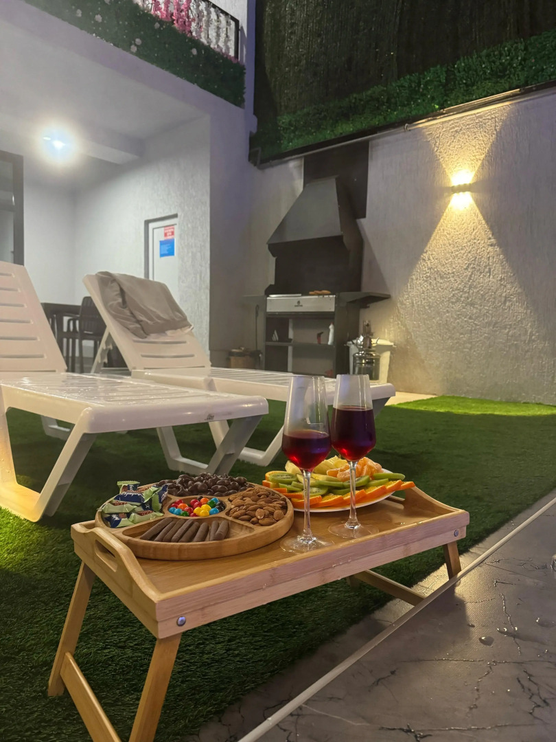 Гостевой дом Дом с бассейном на берегу