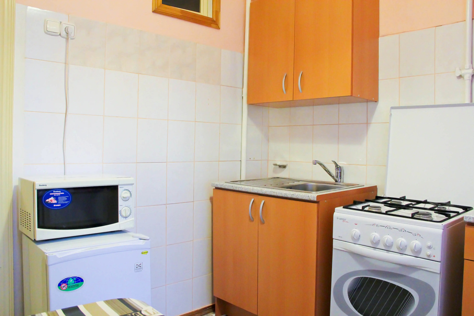 Апартаменты АЛЛиС-ХОЛЛ Сакко и Ванцетти 60