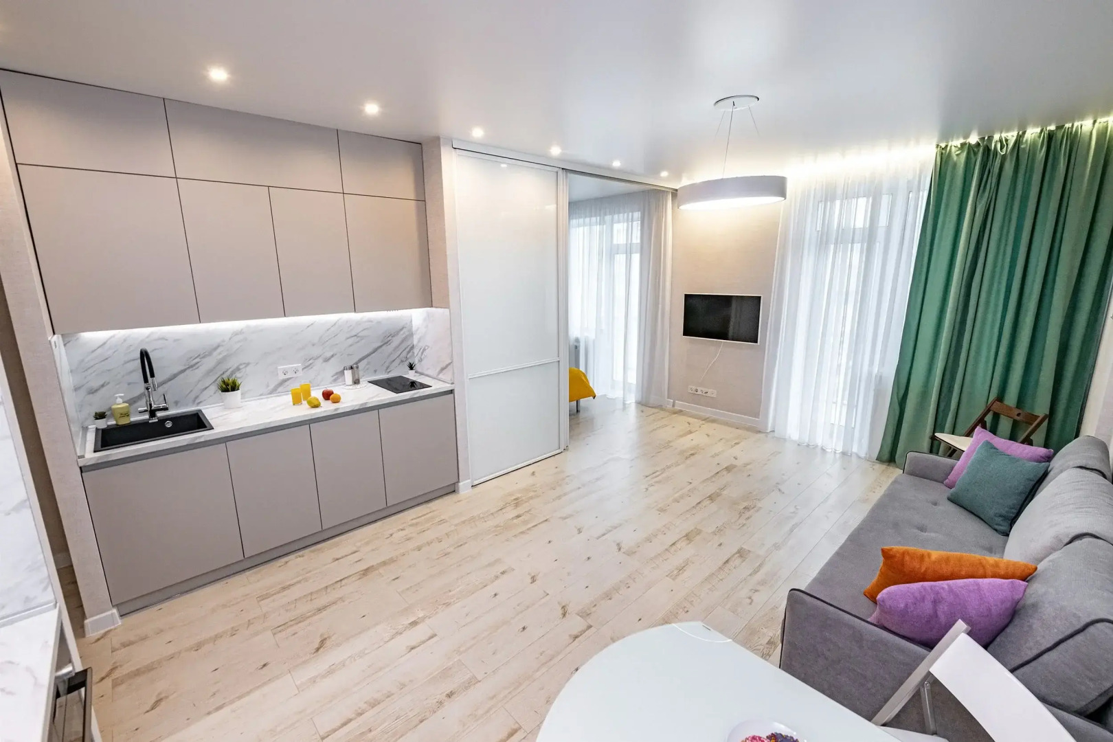 Апартаменты TopHouse на Красного Знамени 160 А двухкомнатные