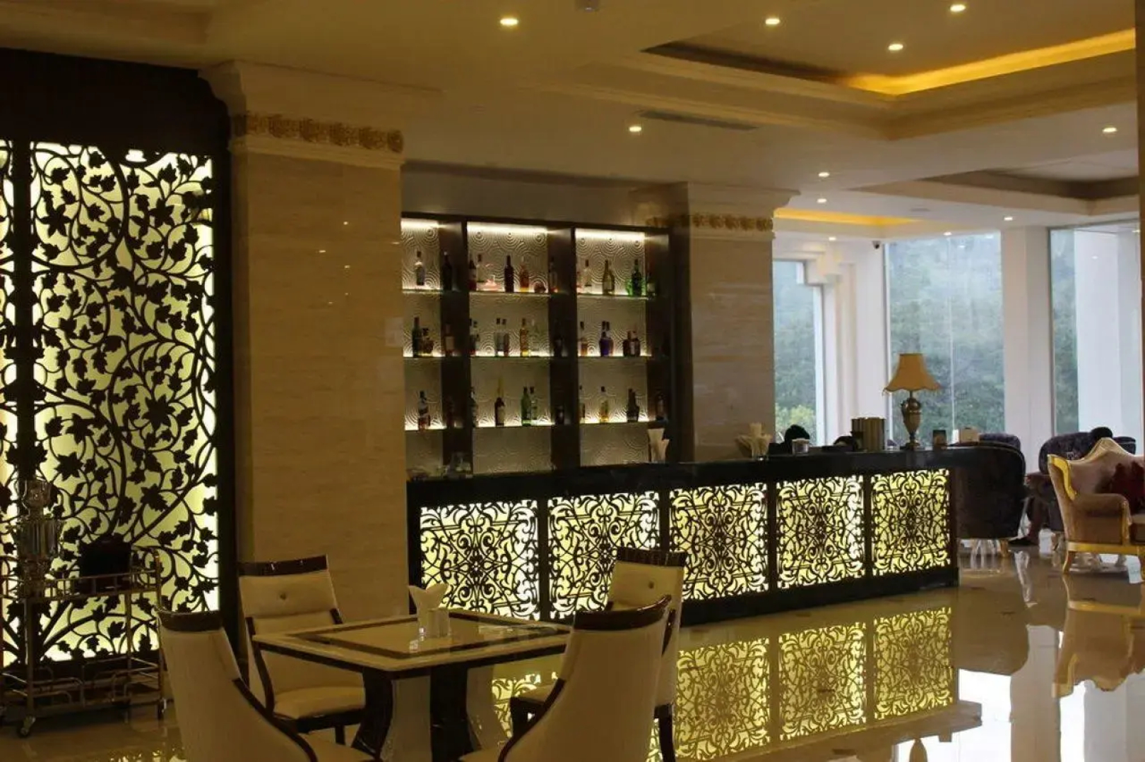 Отель The Grand Kandyan
