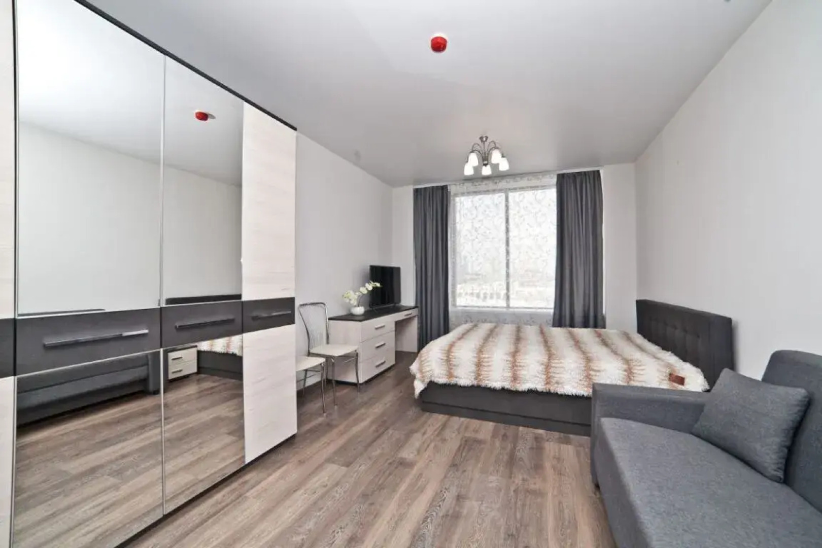 Апартаменты Марьин Дом на Малышева, 42 а