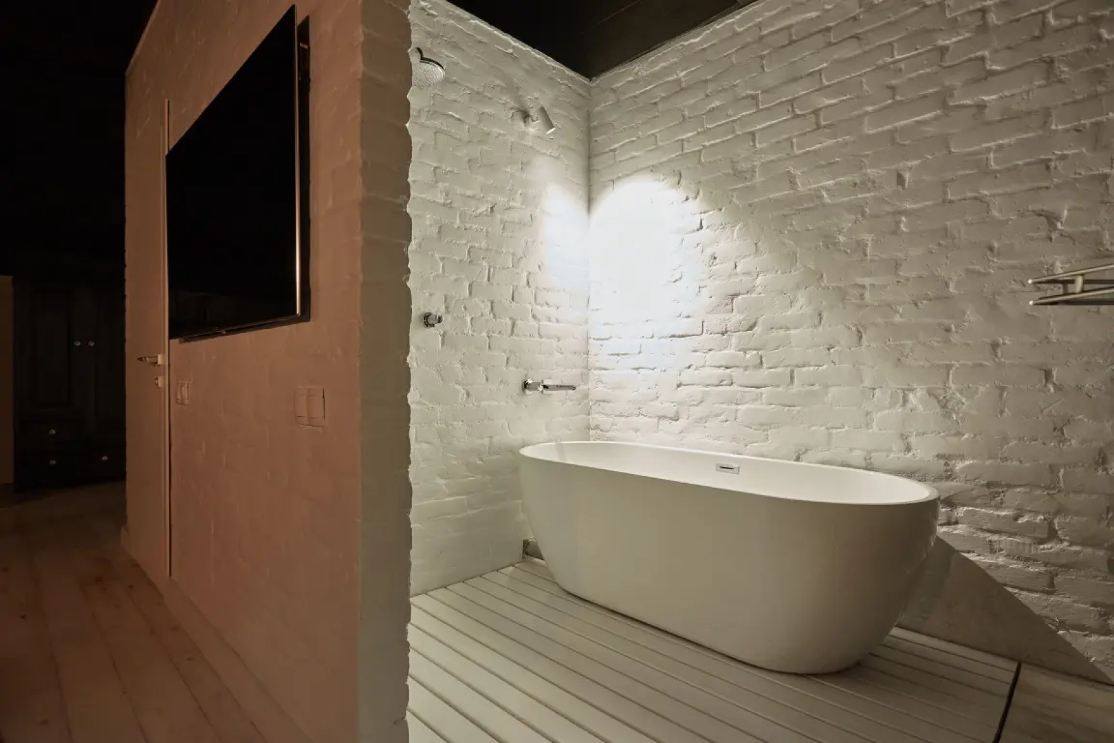 Апартаменты Room for Romantic в Nikolaev Building