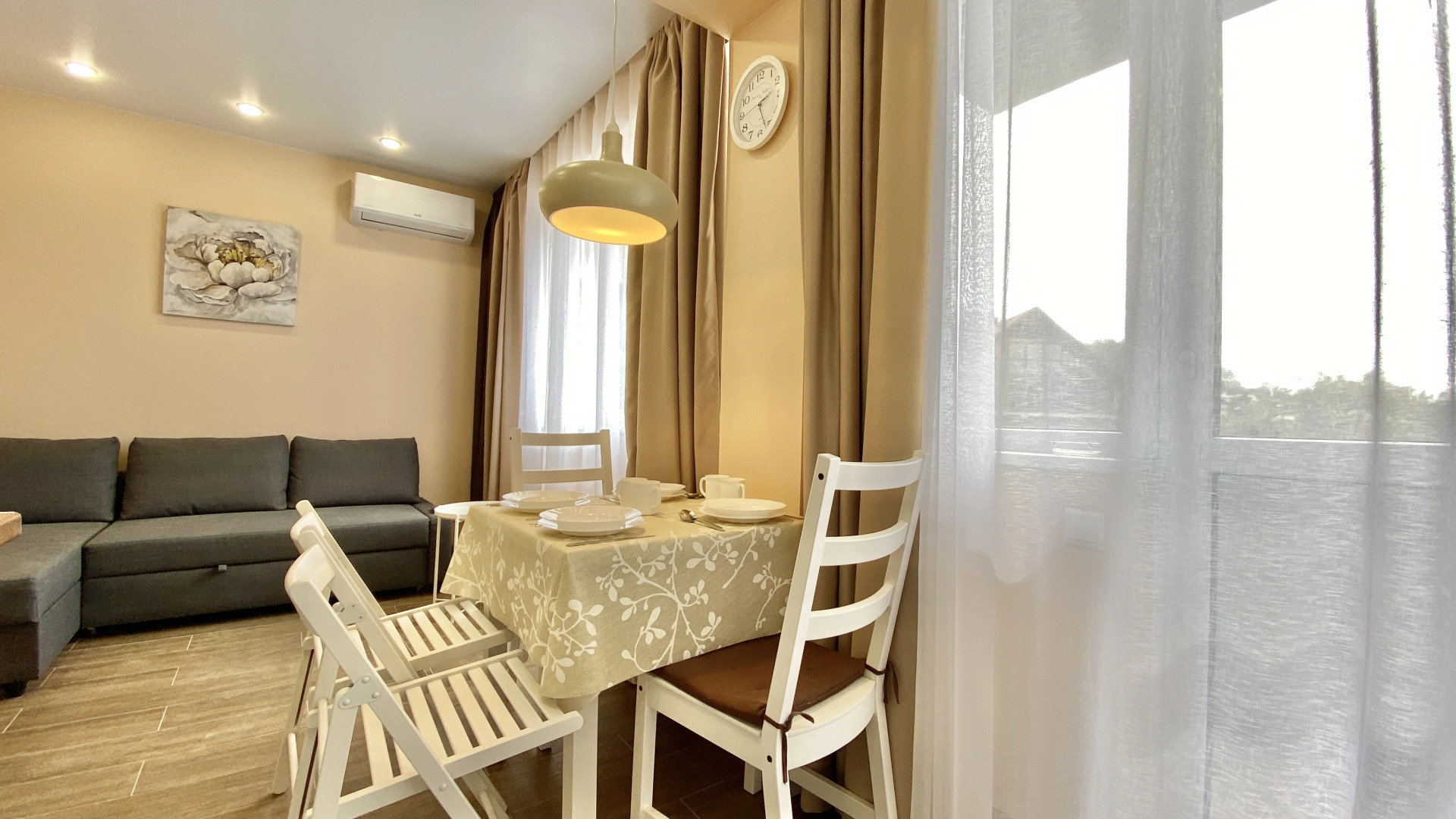 Апартаменты Альфа Амбровая