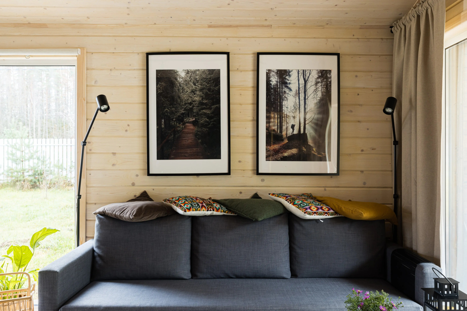 Частный дом у леса