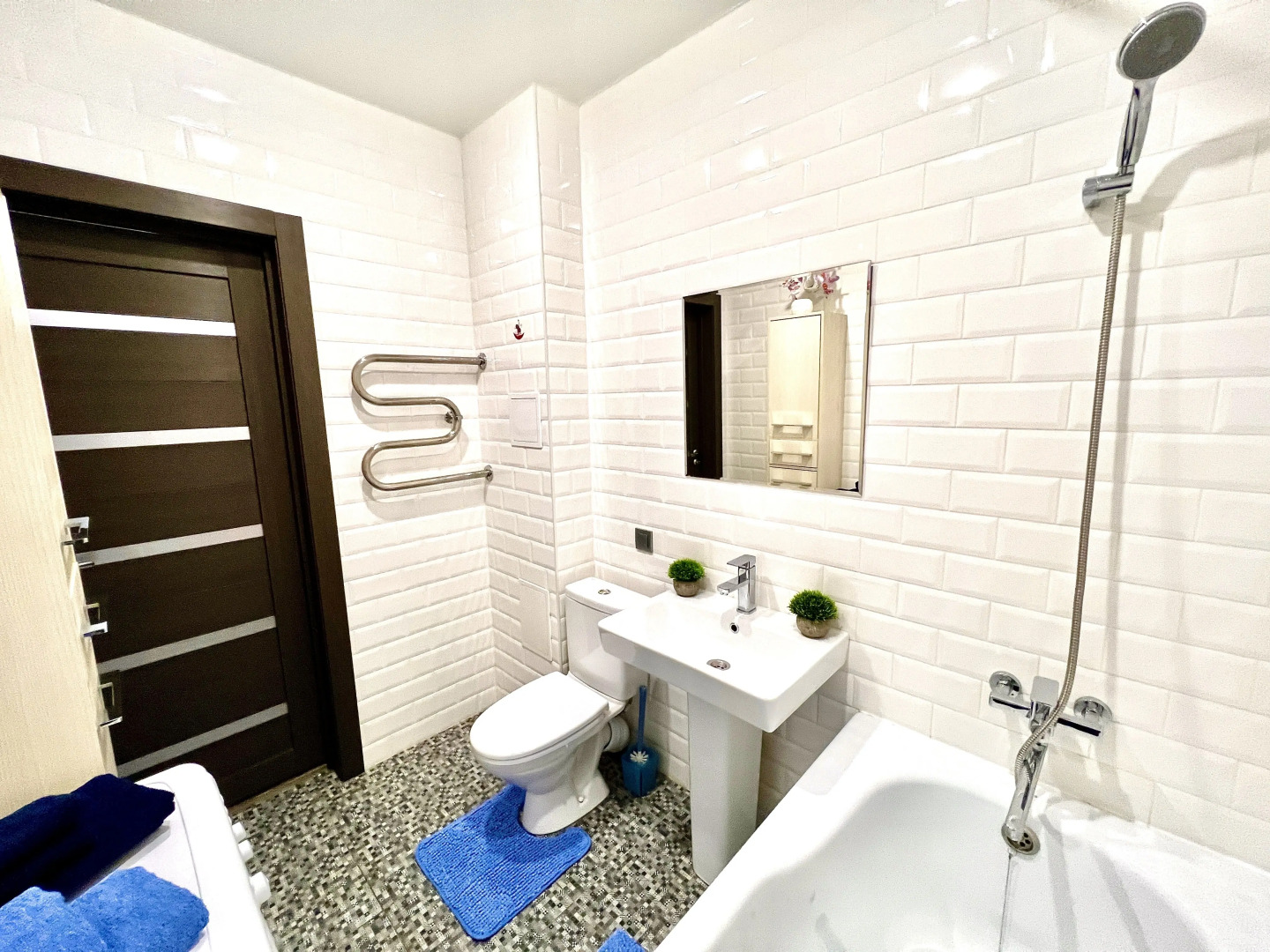 Апартаменты в ЖК Изумрудный (ул. 5-я Просека 129)