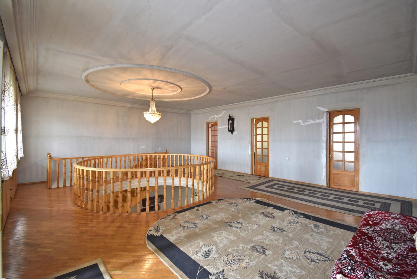 6 комнатный особняк с видом на сад