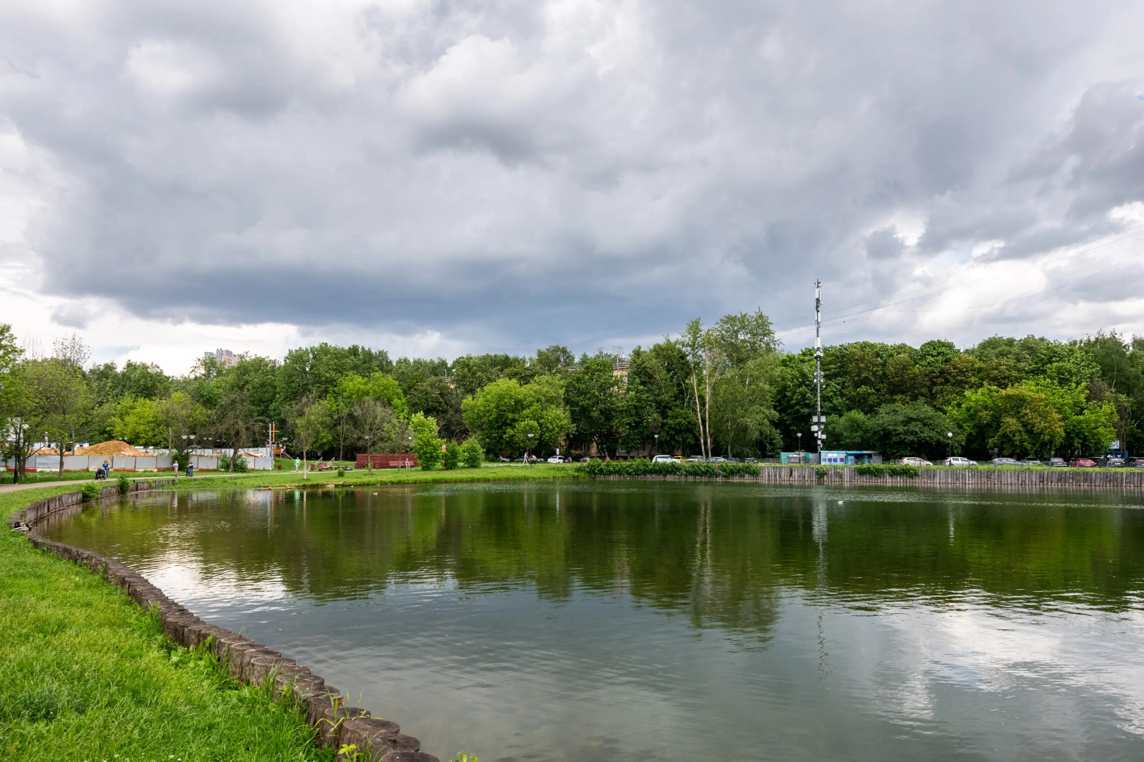 Квартира Просторная двухкомнатная Natali у парка Зюзино