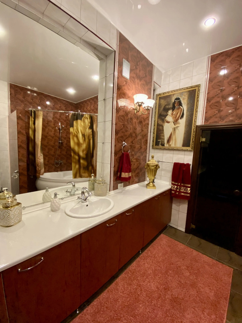 Квартира Большая Двухкомнатная на Ленина 18