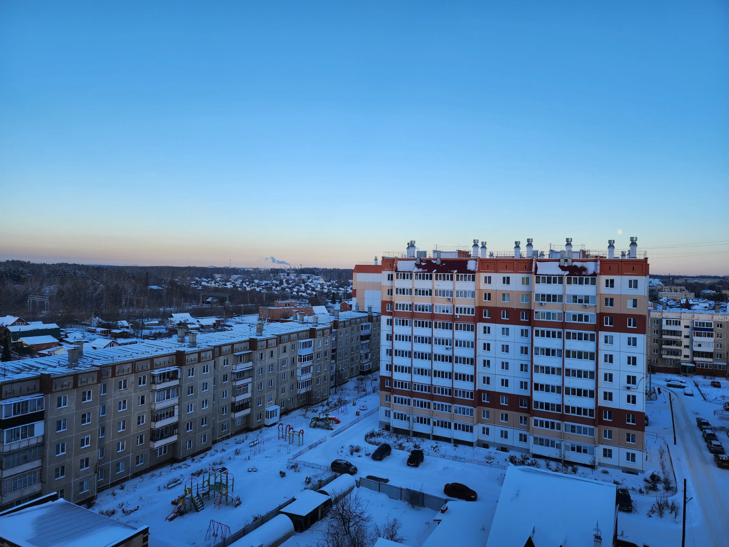 Апартаменты Студия Заря с Видом на Город Рядом с Вокзалом