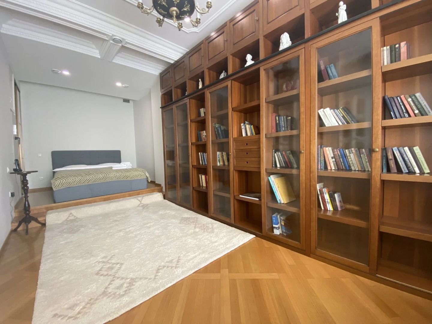 Апартаменты 5-комнатные HomeApart пр-т Независимости, 13