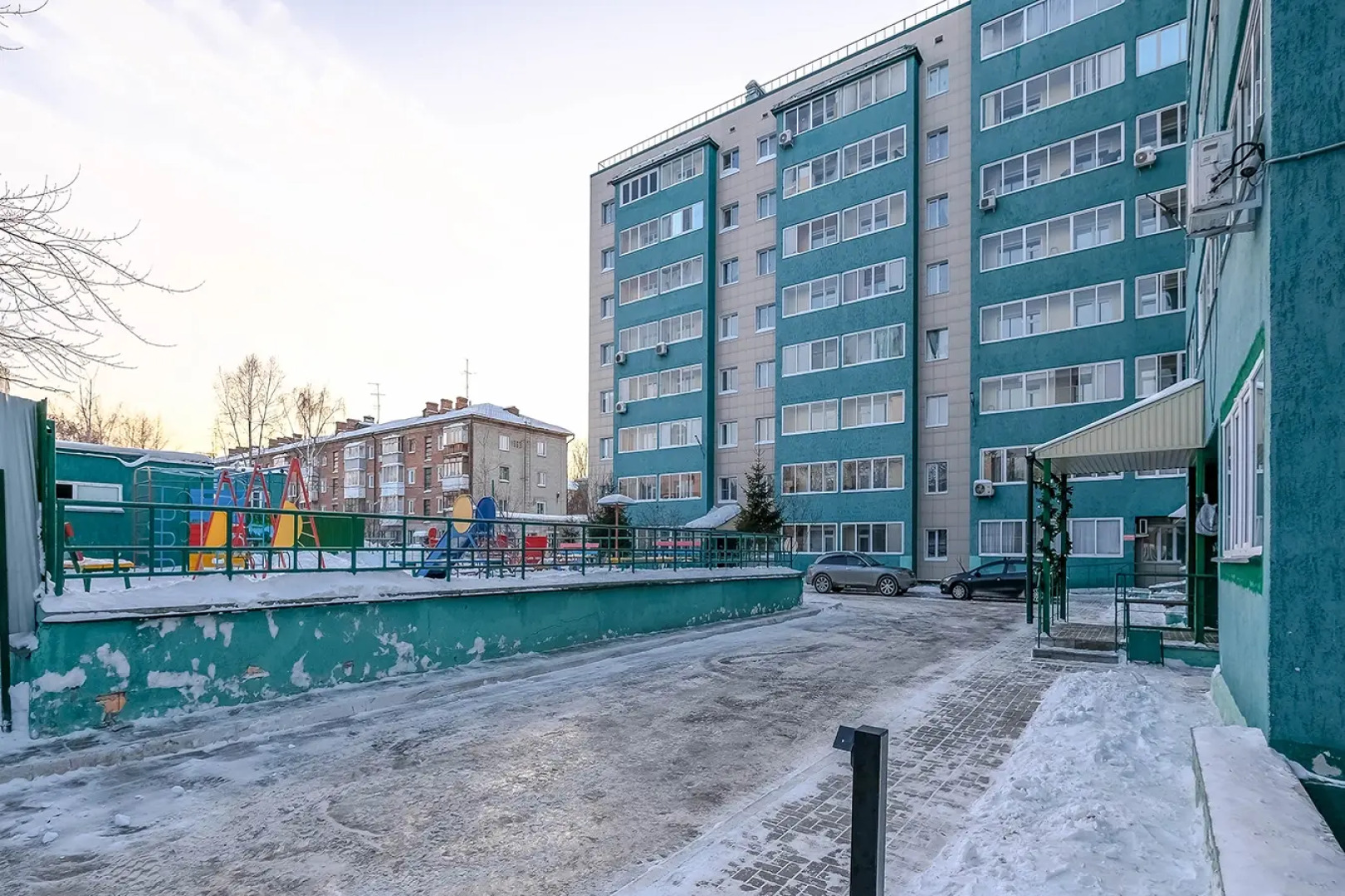 Квартира рядом с Мнтк им. Федорова и Ск Заря