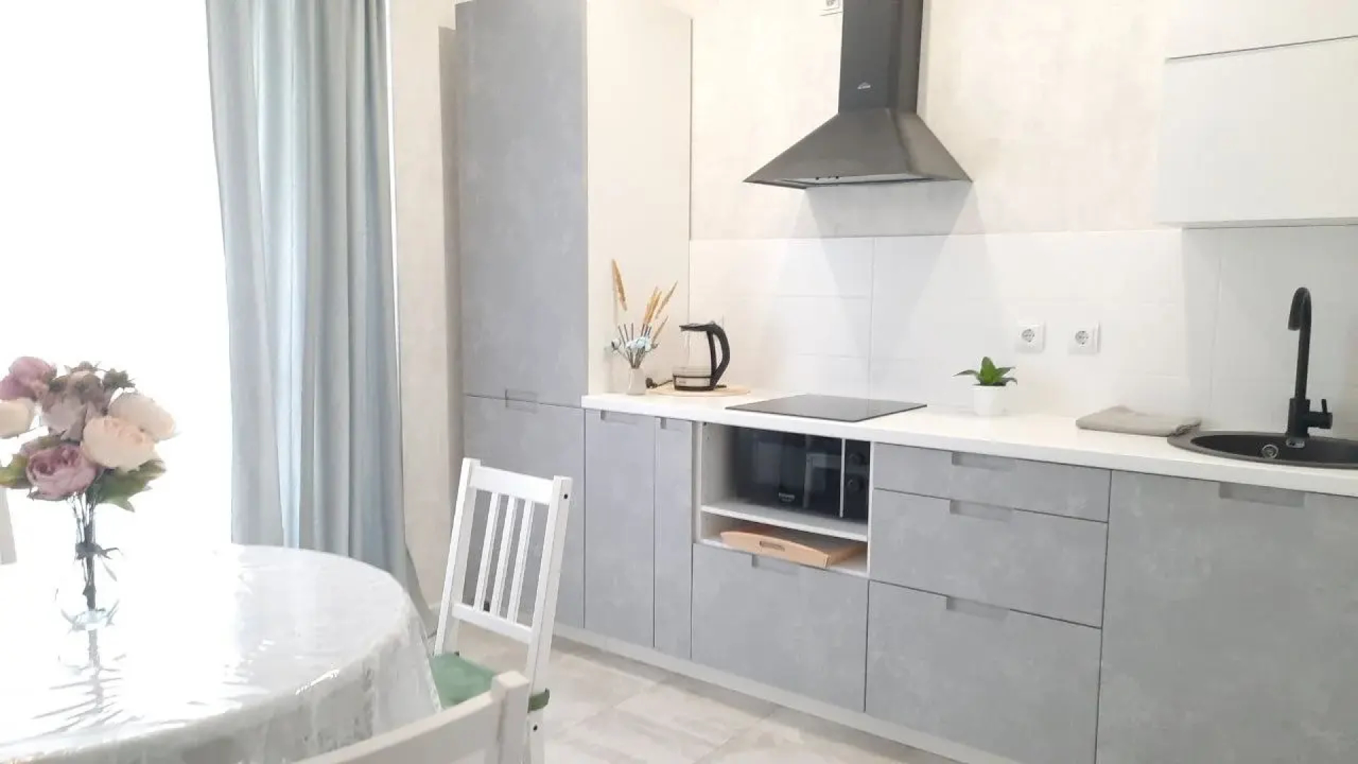 Квартира "Билет в Париж" рядом с парком Галицкого. Сеть Мята