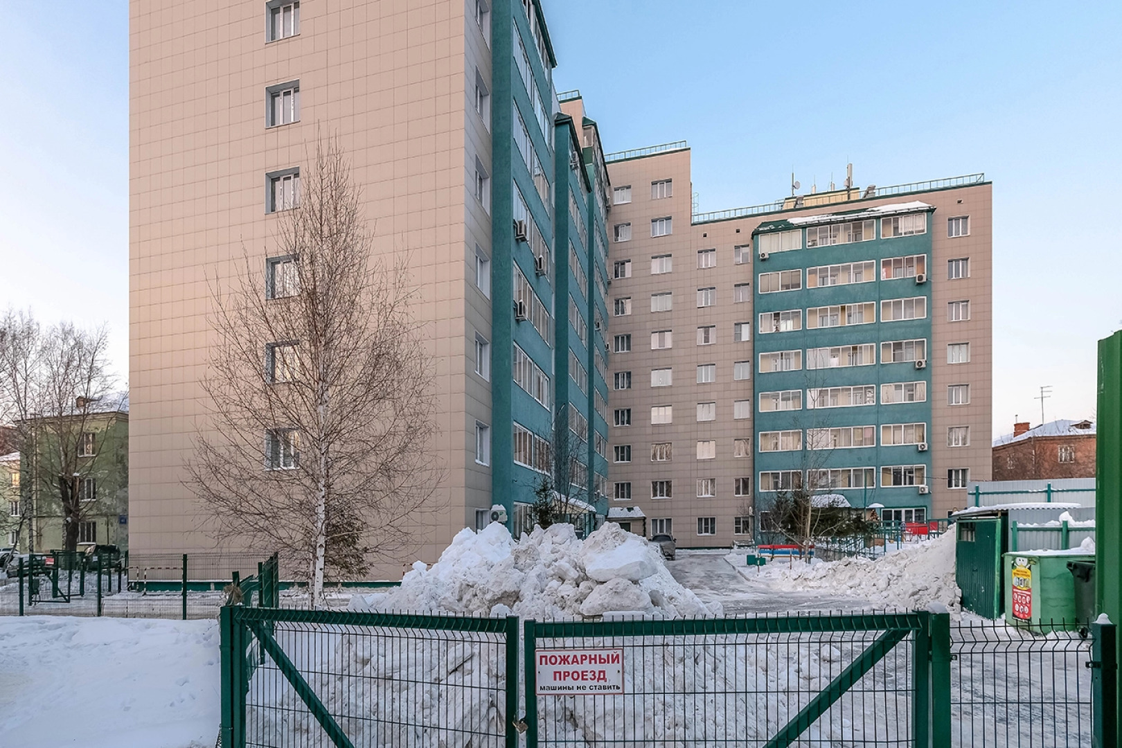 Квартира рядом с Мнтк им. Федорова и Ск Заря