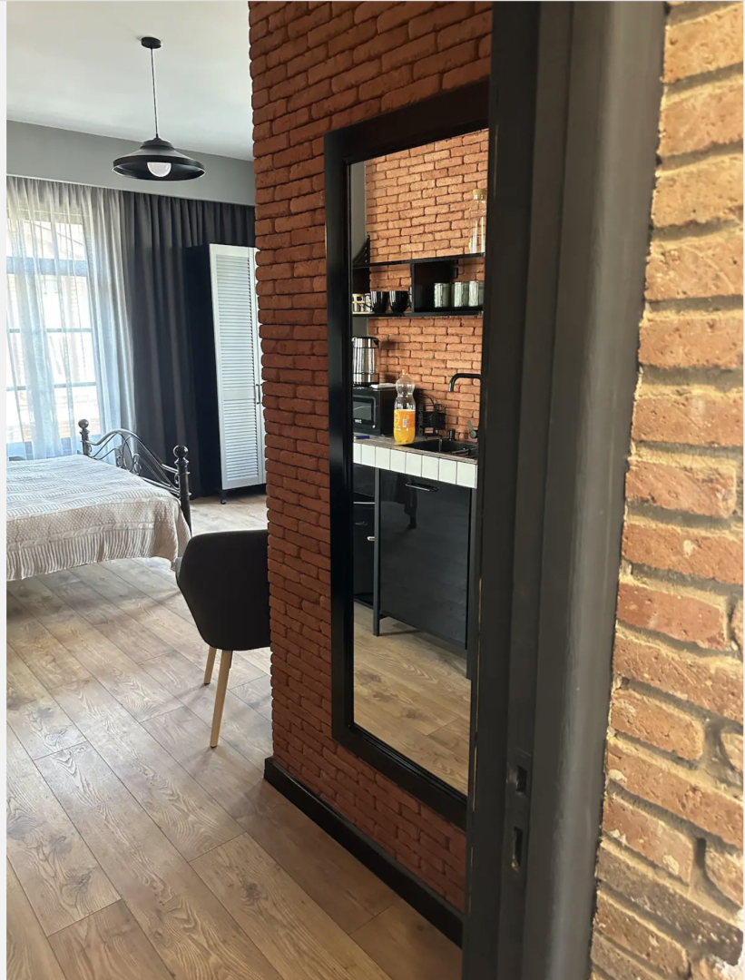 Апартаменты House near Gabriadze theatre