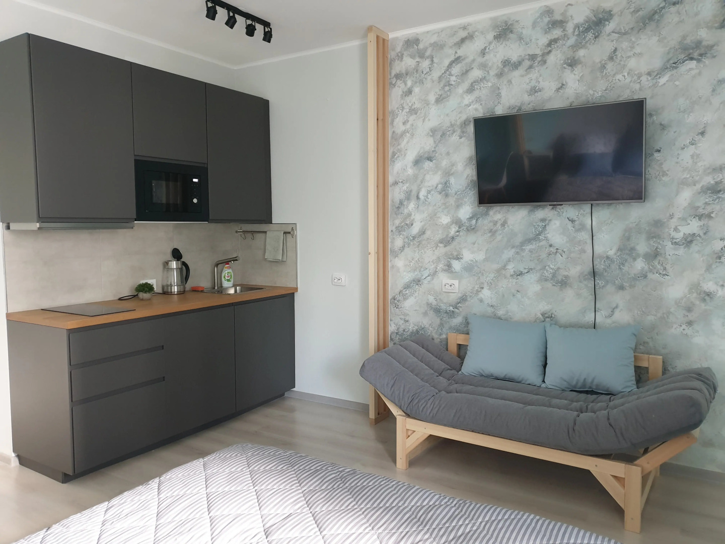 Квартира уютная студия у метро Старая Деревня