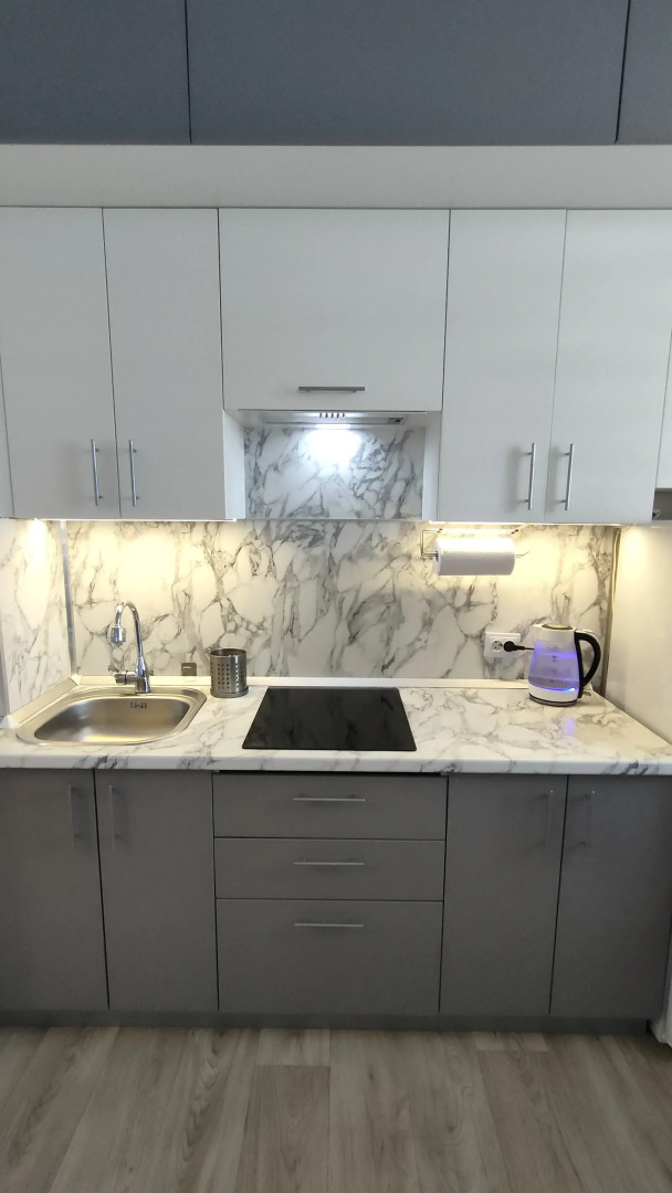 Квартира Новая Cовременная Cтудия с Видом на Рощу