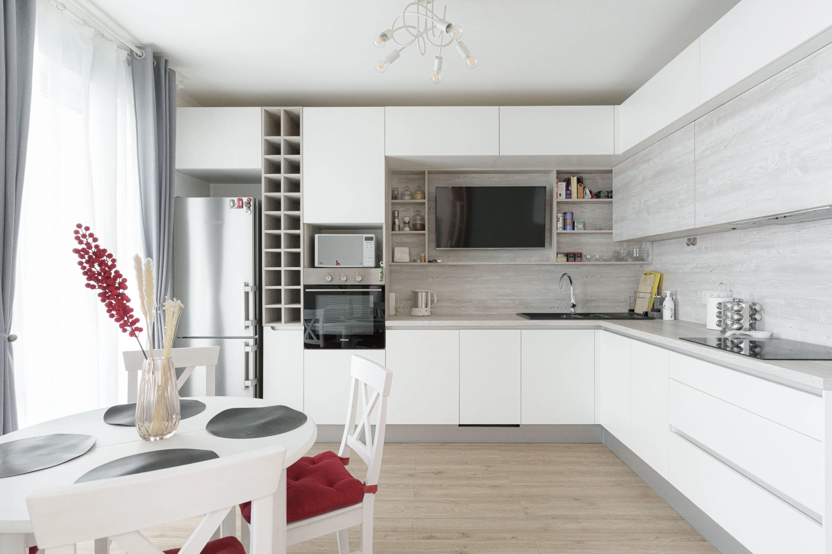 Апартаменты в районе Новая Боровая рядом с ТЦ Dana Mall