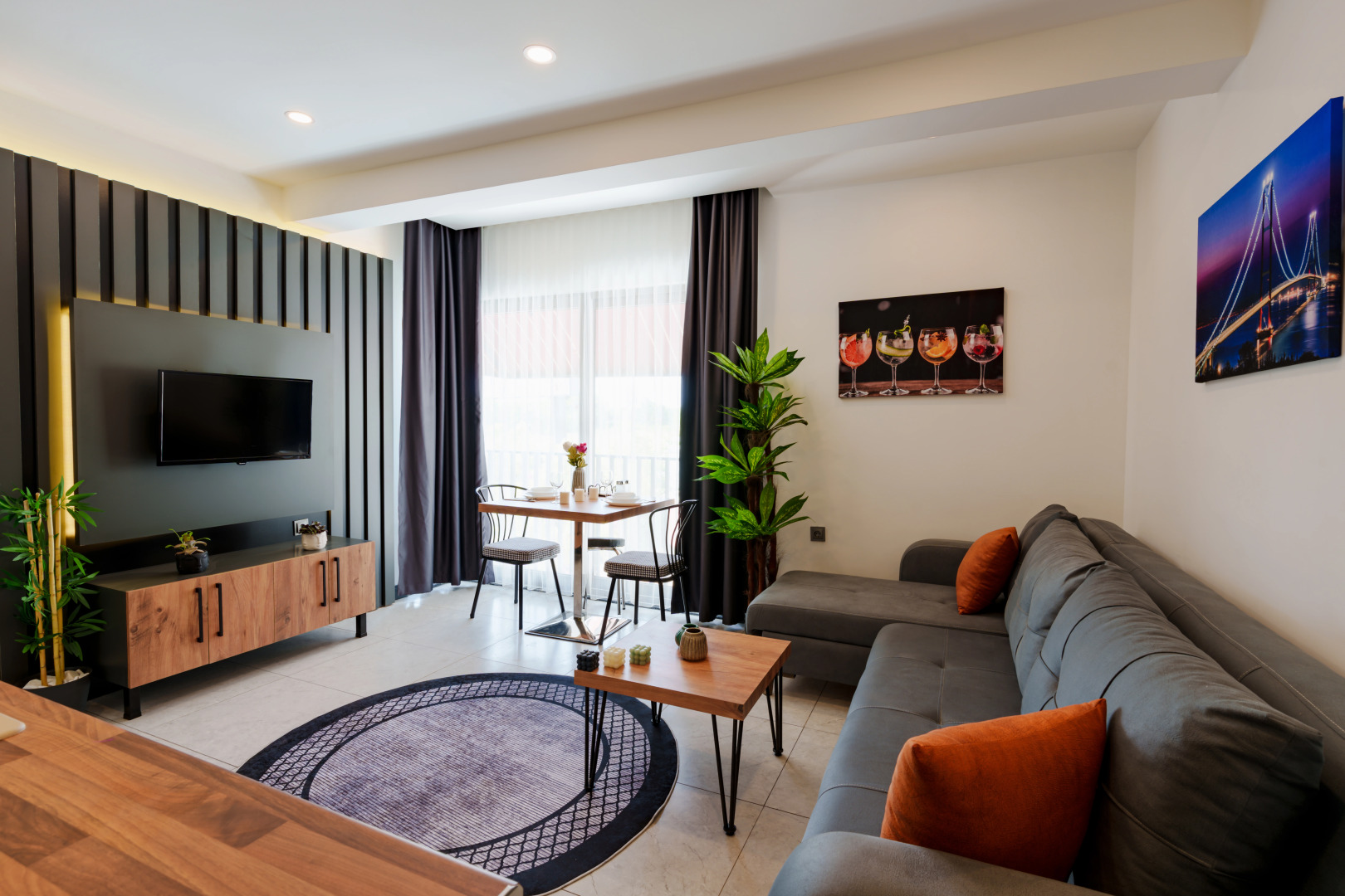 Отель Mrt Suites Lara