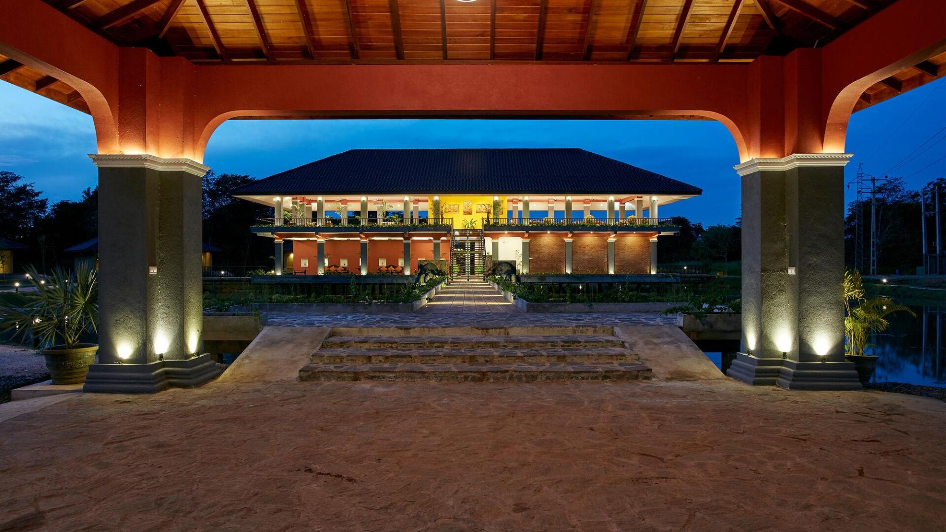 Отель Seerock The King's Domain