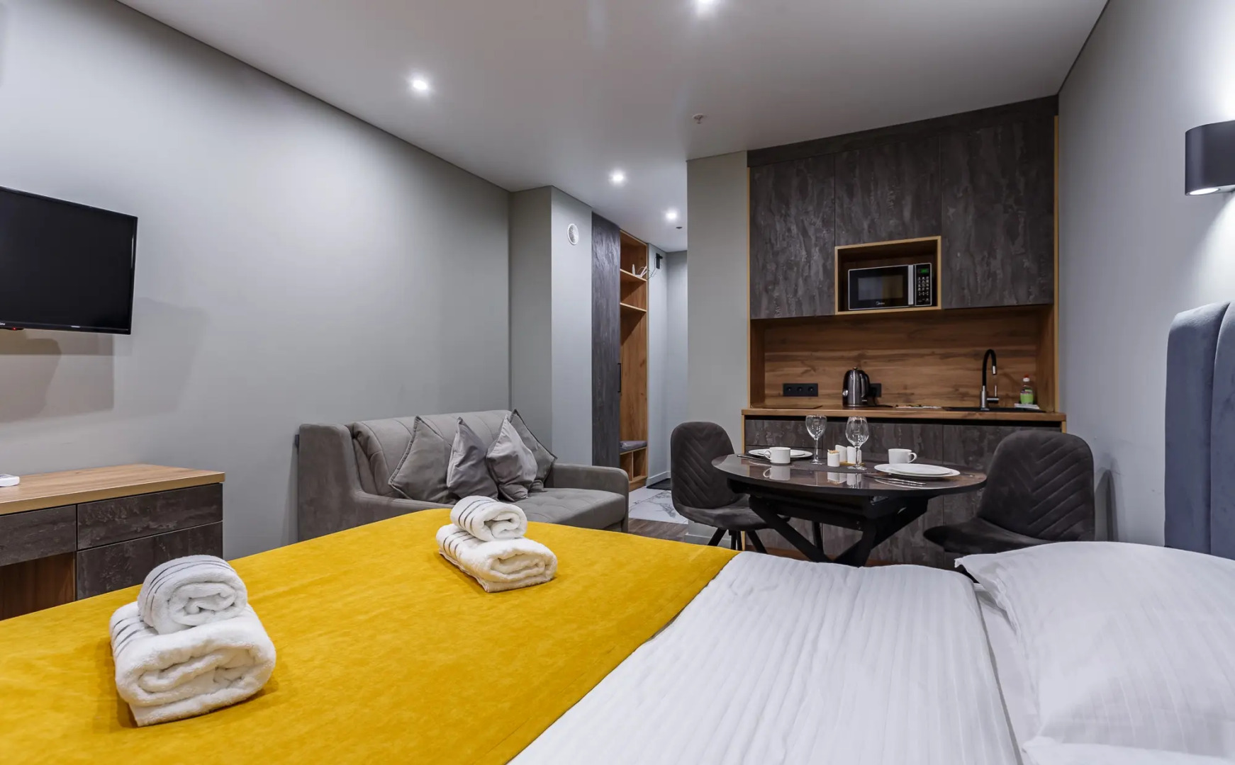 Апартаменты FortEstate 1027