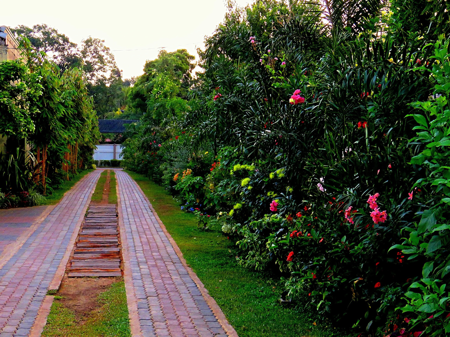 Отель Waasala Leisure