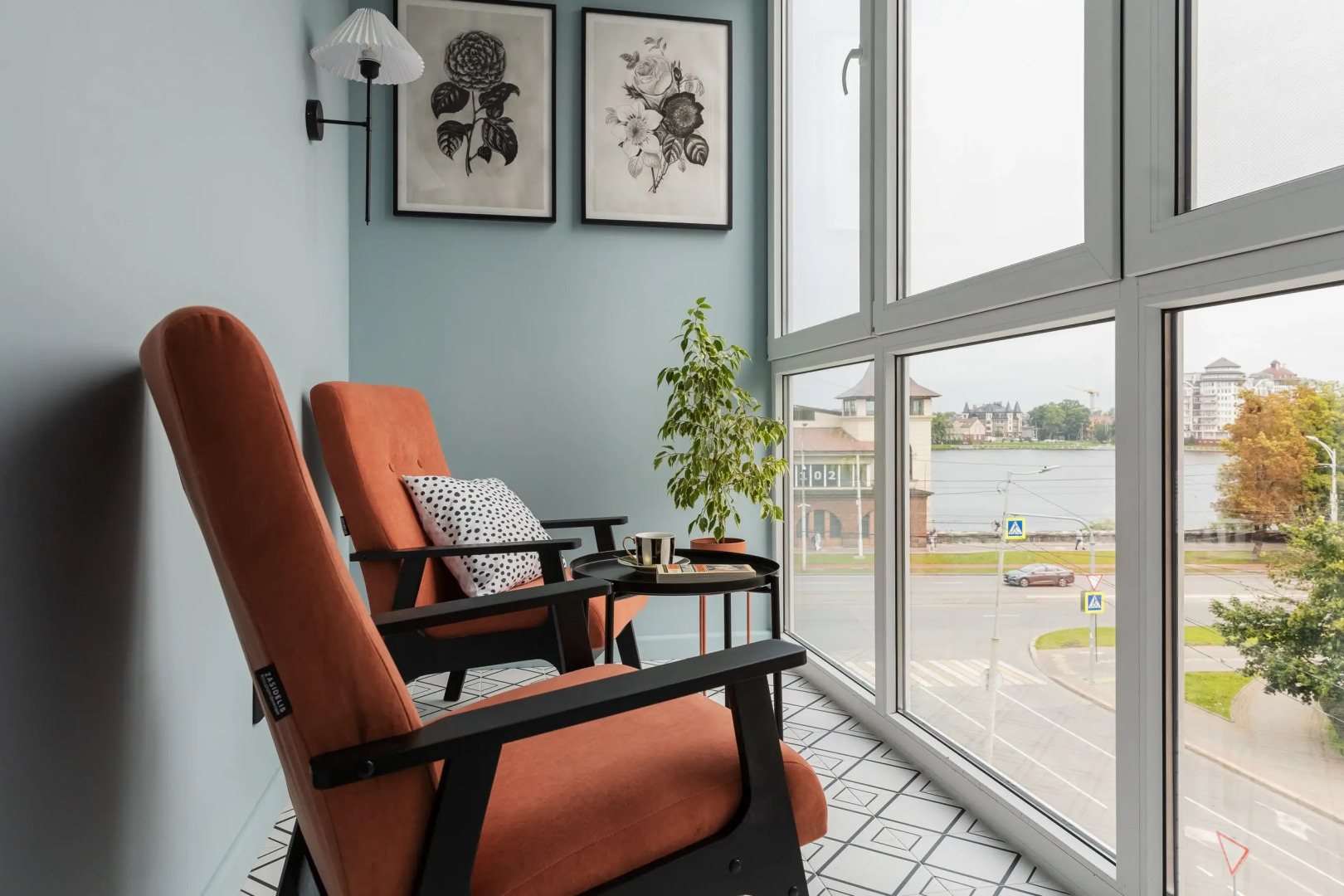 Апартаменты Новые Дизайнерские с Видом на Верхнее Озеро