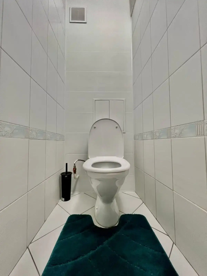 Двухкомнатная Квартира возле Площади Победы, Азгура 3