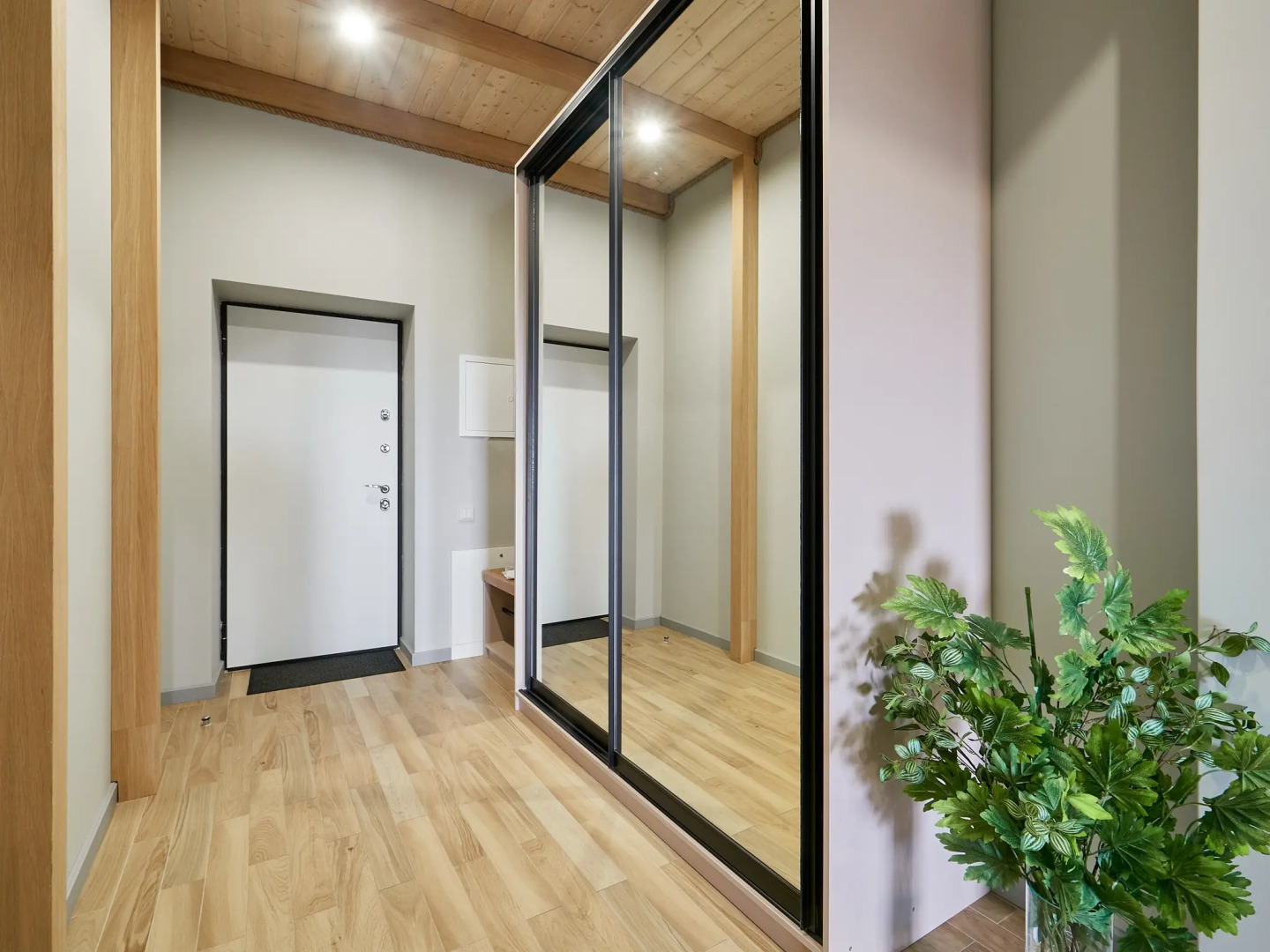 Апартаменты Ирис от Ирины Савельевой В центре города у Каскадной лестницы С завораживающим видом на Боргустанский хребет 6 этаж