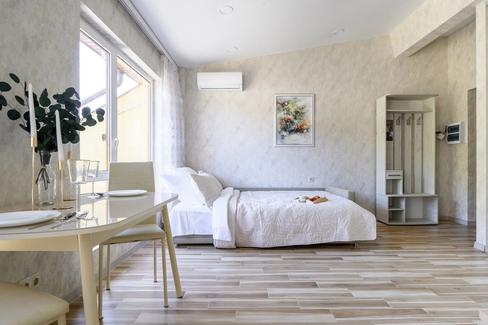 Студия с террасой и видом на горы. Кватро 150