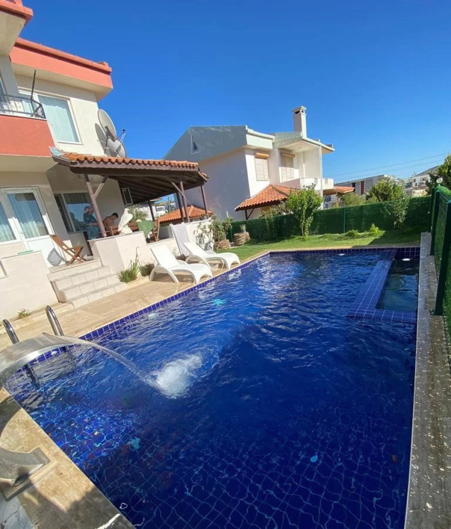 Вилла Cesme Aile Dostu Havuzlu