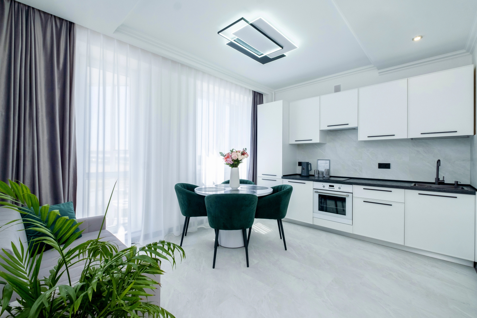 Квартира MaTur Home в центре у метро с шикарным видом