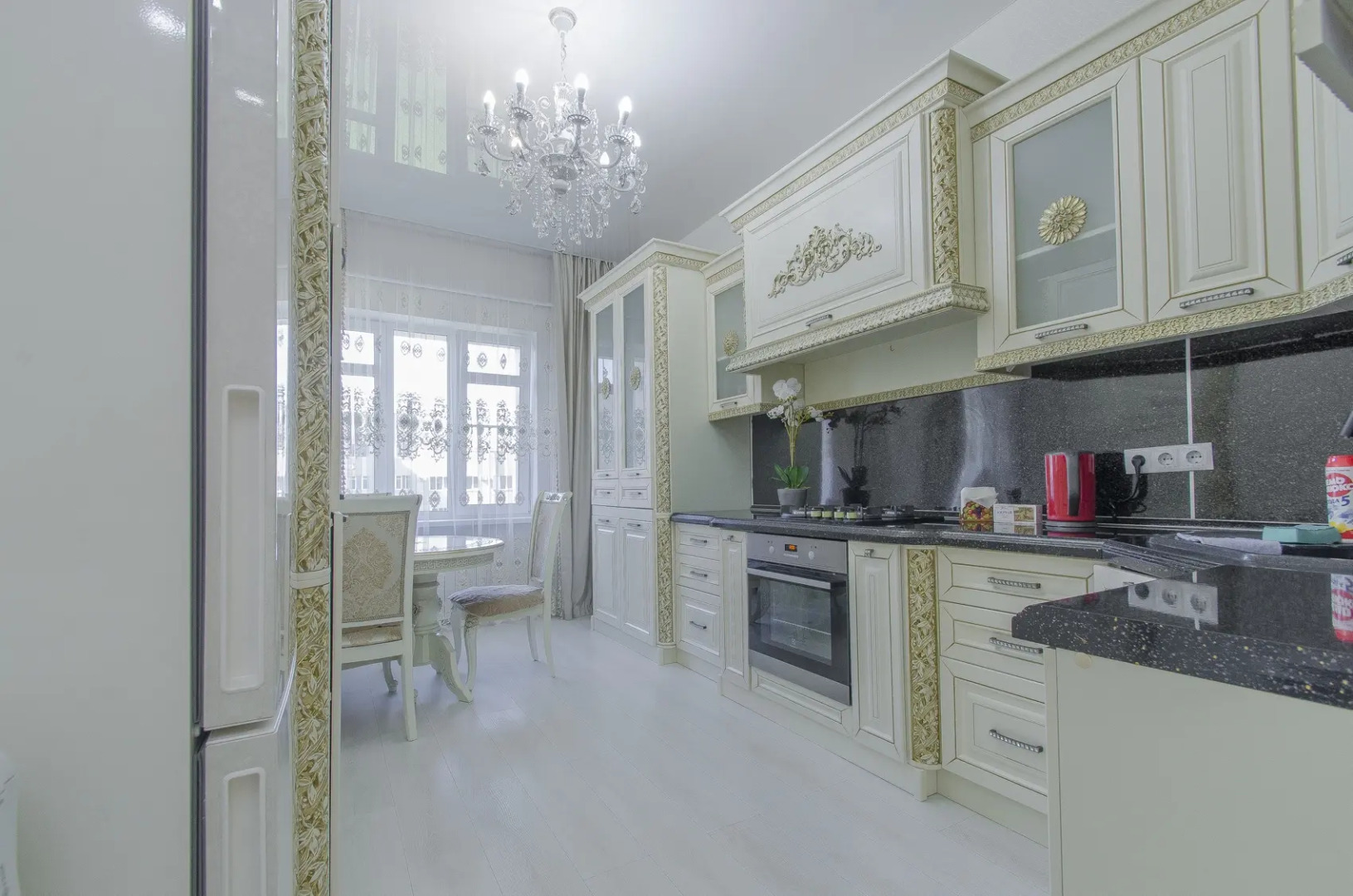 Апартаменты 4 комнатная на заливе