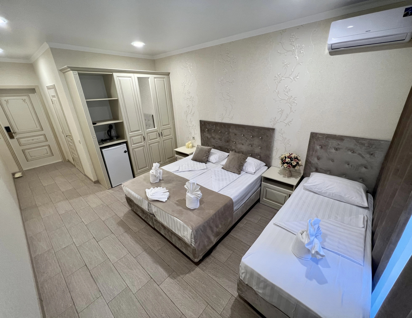 Меблированные комнаты Elegant Hotel Resort