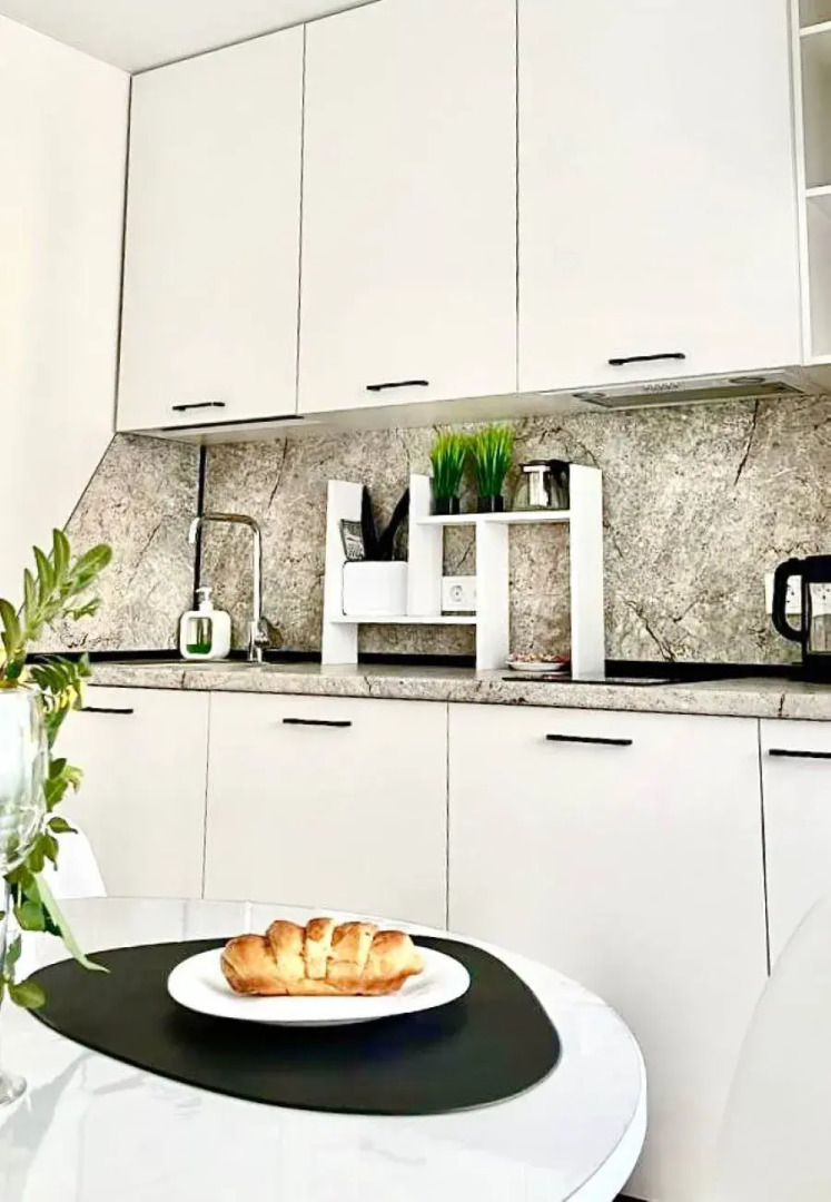 Квартира Однокомнатная Рядом с ЛА Трактор и Красивым Видом на Собор