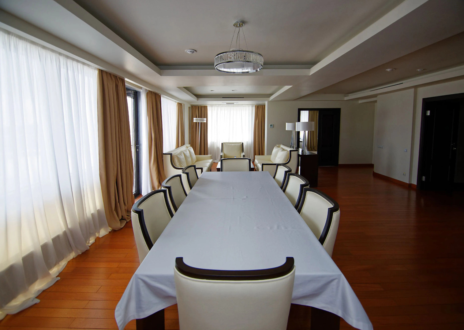 Hotel Paris Gostinichnogo Kompleksa Dvfu