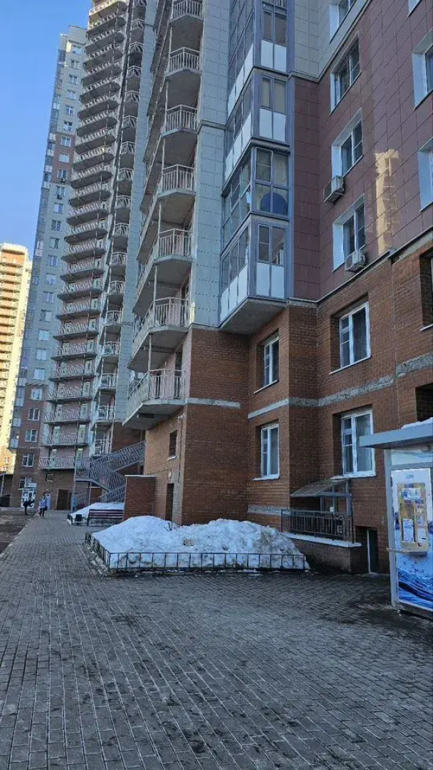 Квартира просторная на бульваре Космонавтов 5