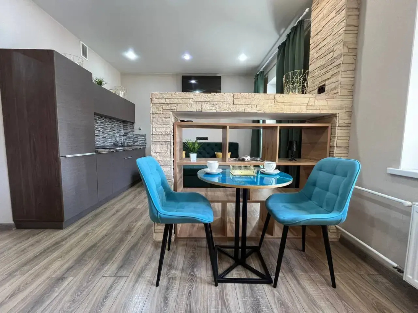 Квартира Яркая Студия на Улице Университетская Набережная 62