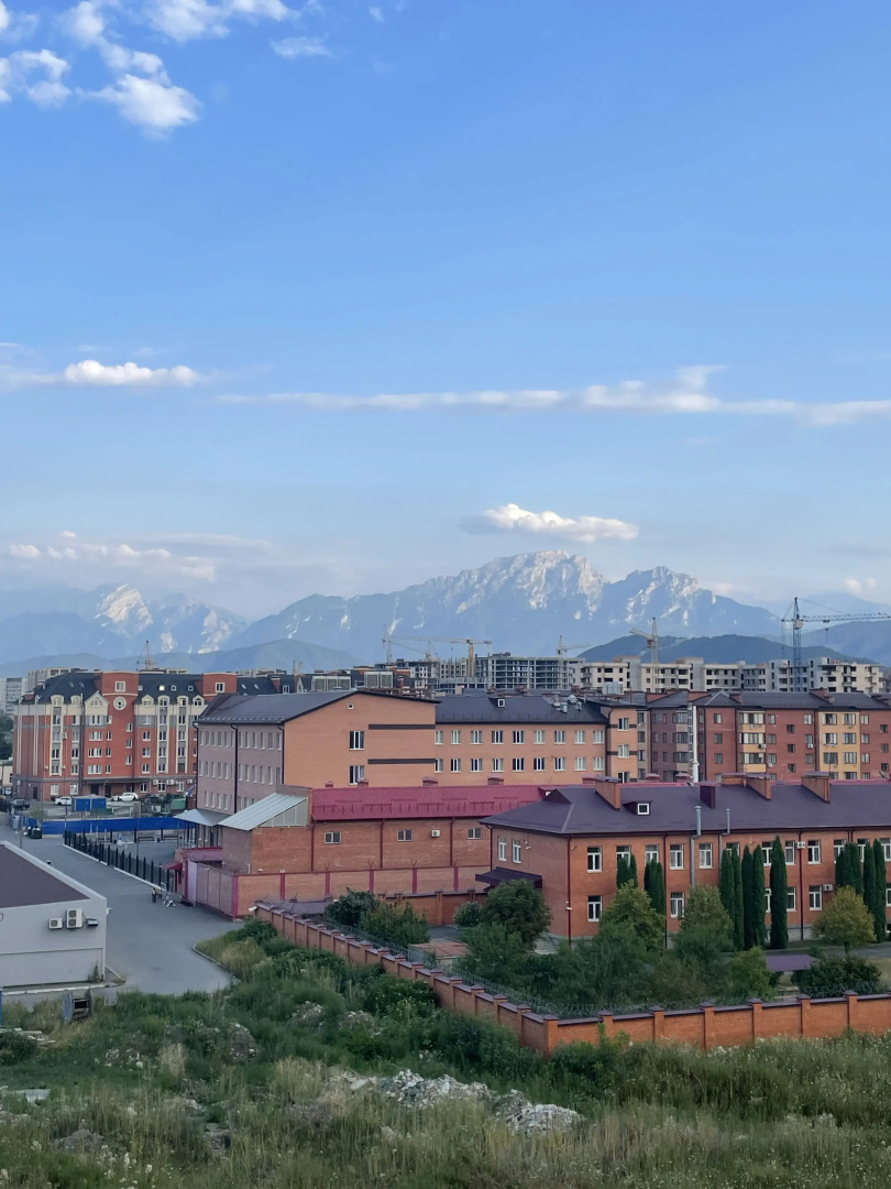 Квартира Просторная на Курсантов Кировцев