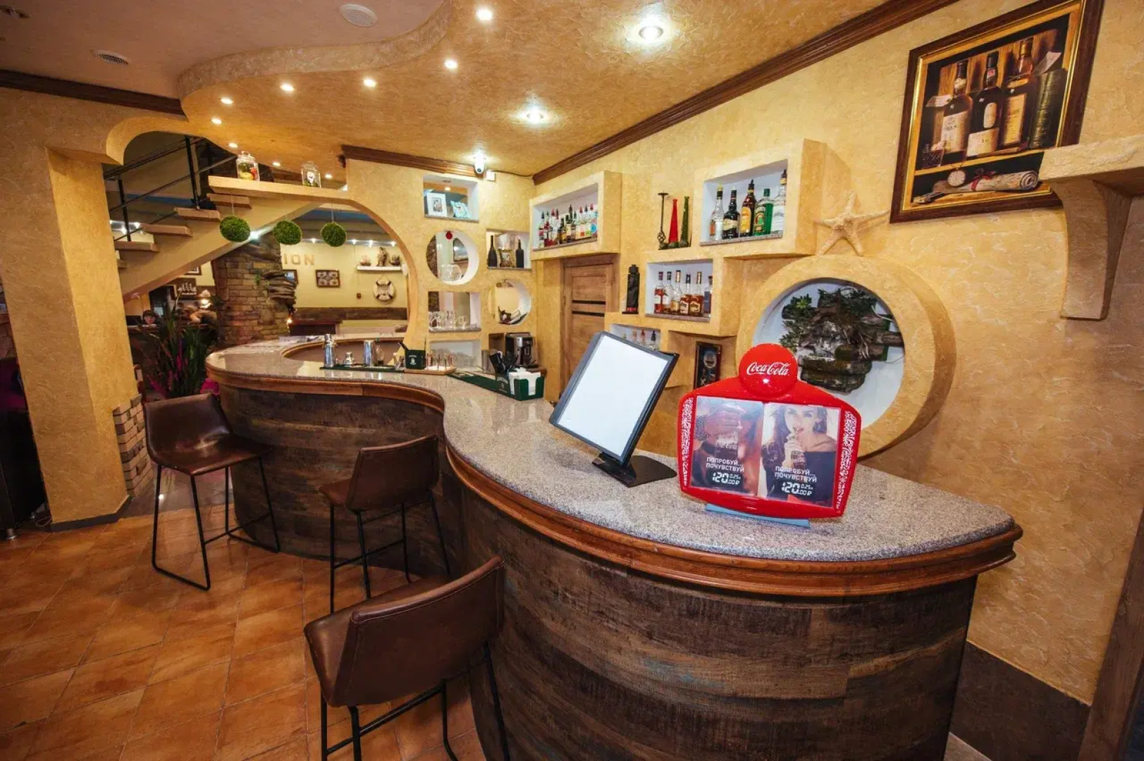 Отель Торнадо