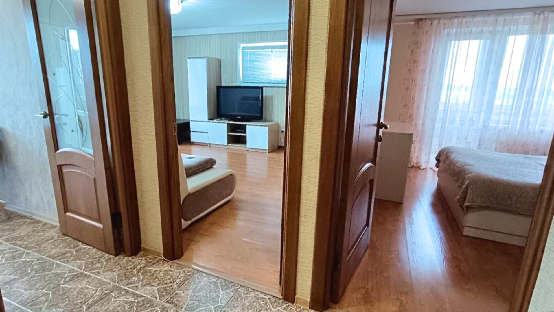 Квартира Изолированные Спальня и Гостиная с Балконом и Видом на Гору Машук на Мира 3535