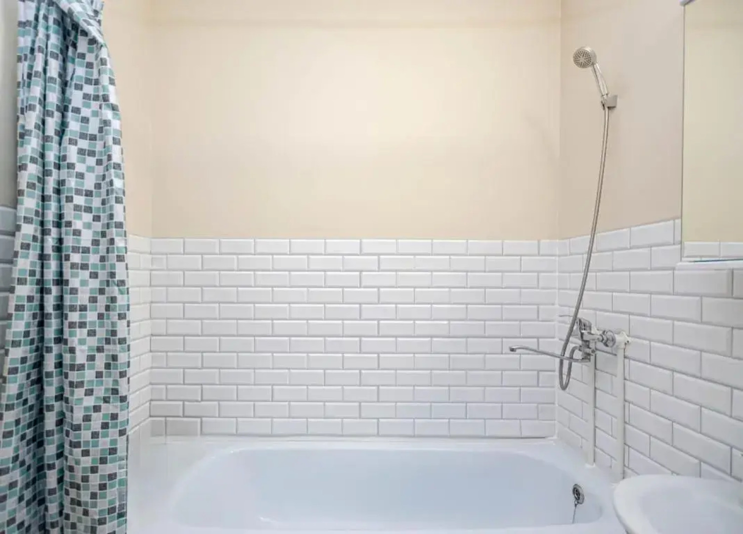 Апартаменты Cosmos Apart на Революции 48А (2)