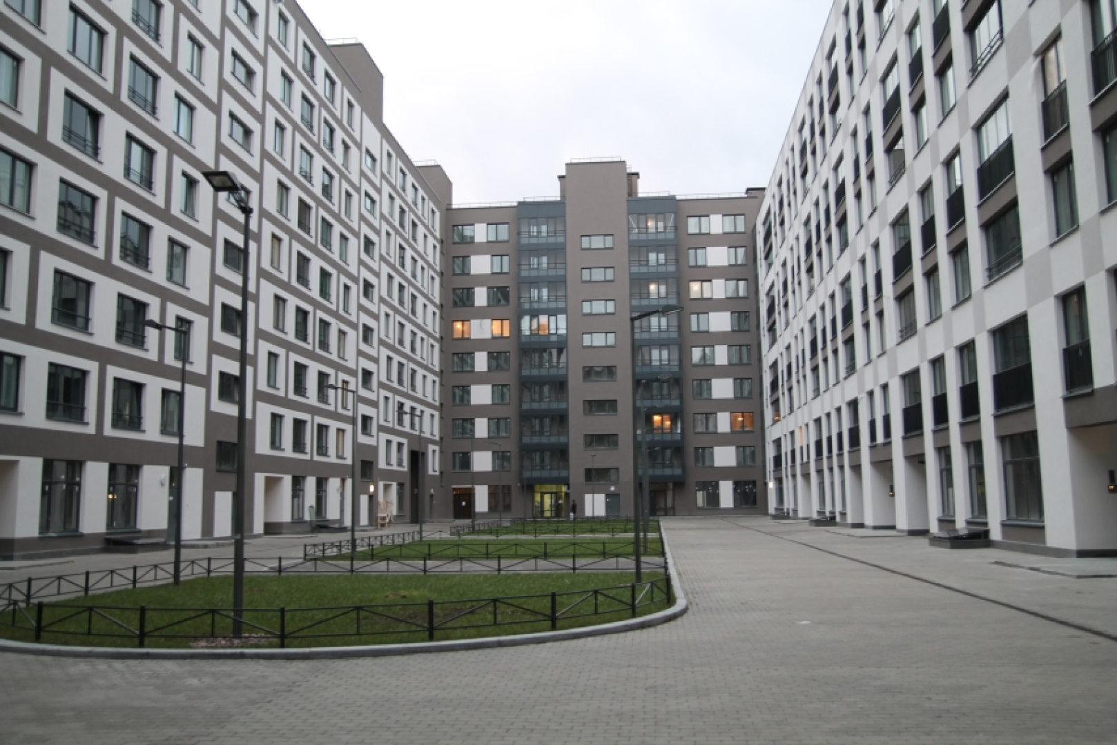 V Spb Na Kremenchugskaja 9k1 Apartments