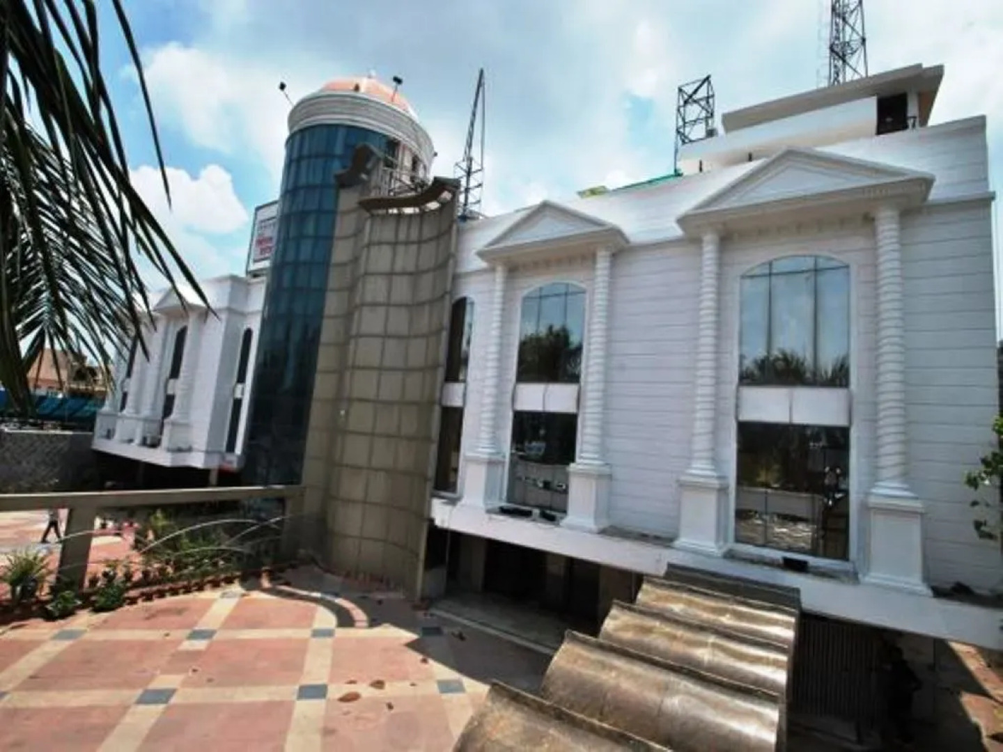 Hotel Mandakini Royal